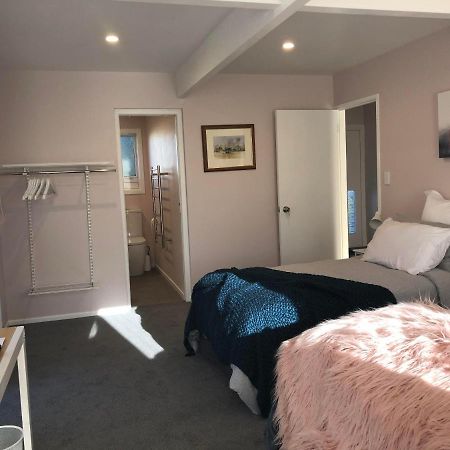 Allie'S Hill Top Haven Bed & Breakfast 왕거누이 외부 사진