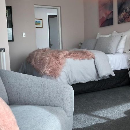 Allie'S Hill Top Haven Bed & Breakfast 왕거누이 외부 사진