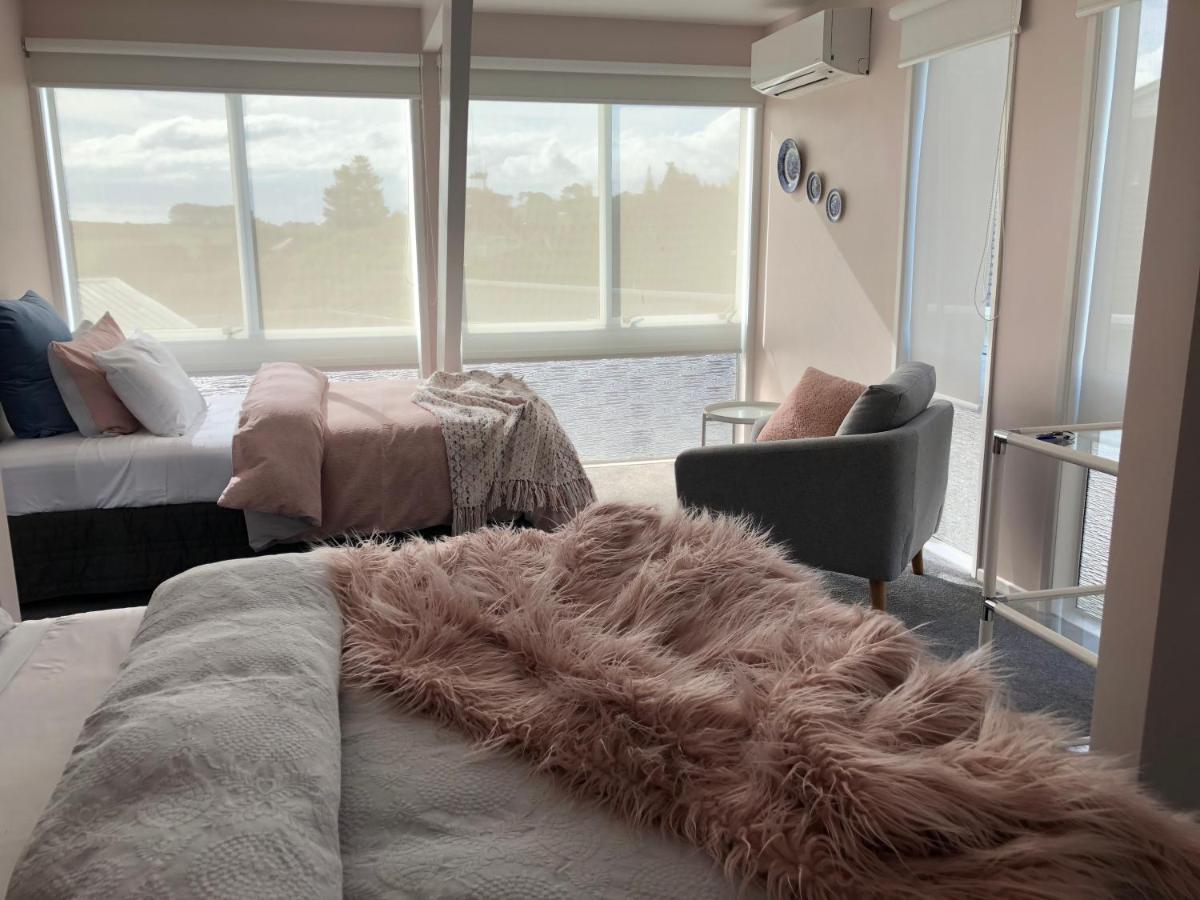 Allie'S Hill Top Haven Bed & Breakfast 왕거누이 외부 사진