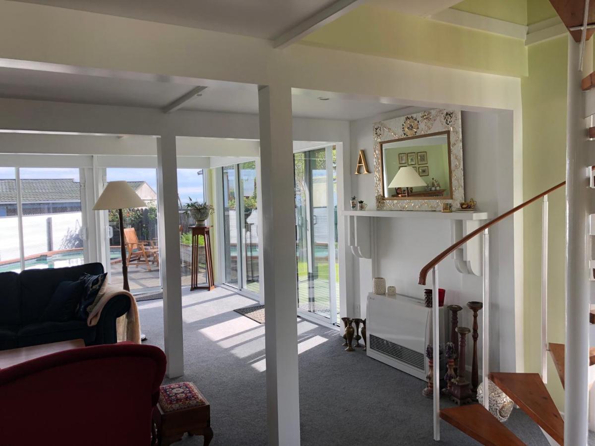Allie'S Hill Top Haven Bed & Breakfast 왕거누이 외부 사진